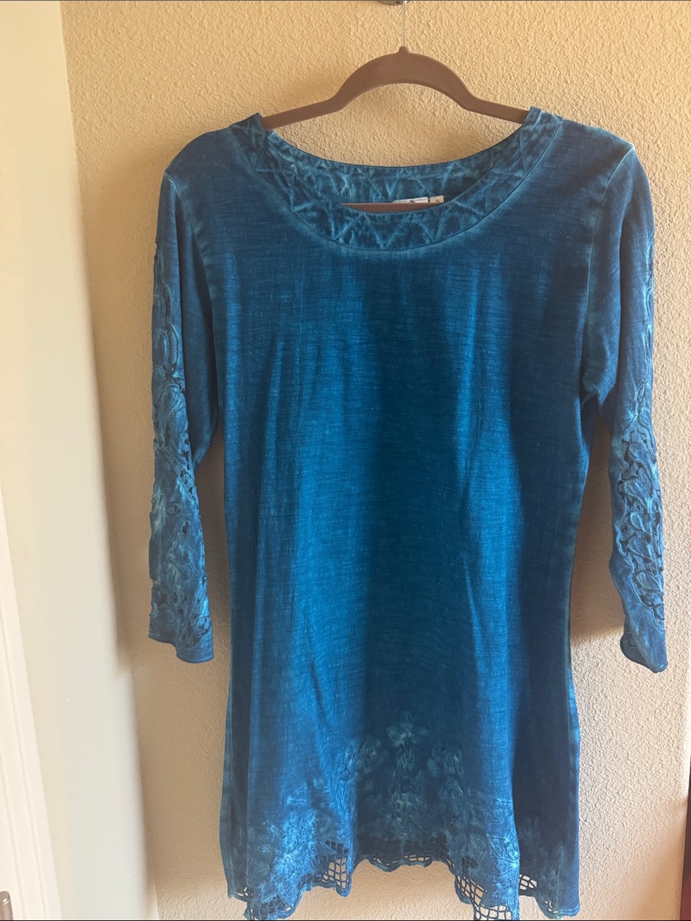 Parsley & Sage Teal Lace-Trim 3/4 Sleeve Tunic